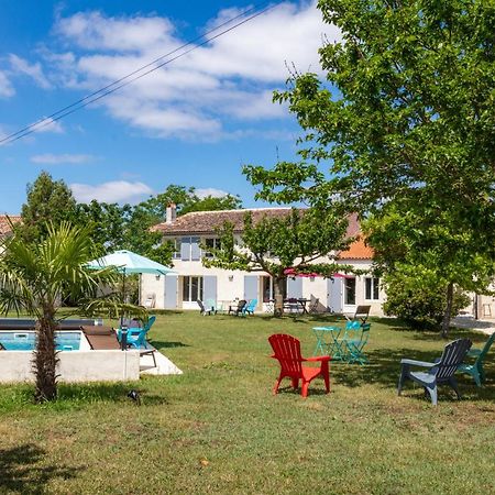 Gite 4 Personnes Avec Piscine Entre Saintes Et Royan Balanzac Exterior foto